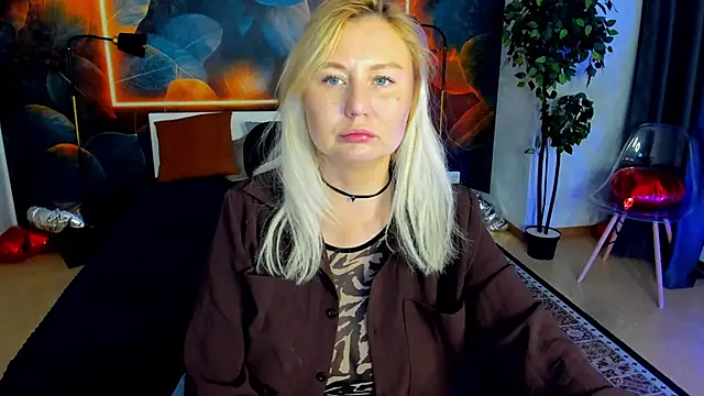 scent  of woman online show from May 28, 2026, 1:36 am