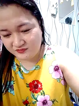 Snapshot of sweetannie13 chatting on February 15, 2026, 7:16 am sweetannie13 online show from February 15, 2026, 7:16 am