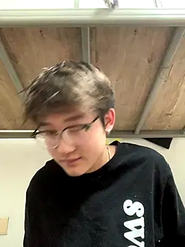 KK-cuteboy online show from November 30, 2025, 10:30 am