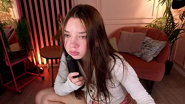 Sandy Steel online show from November 8, 2025, 9:02 pm