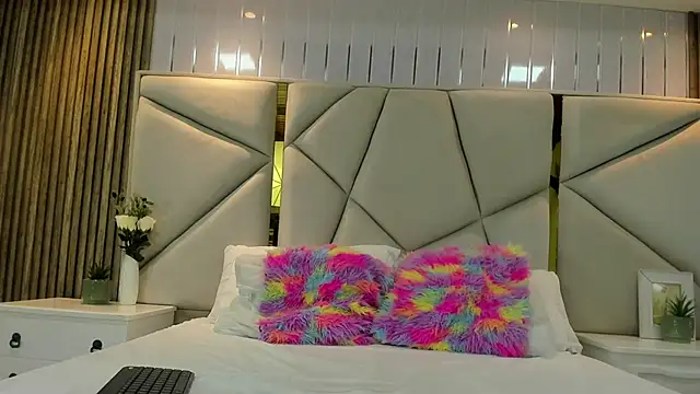 Snapshot of rebeca_brown_ chatting on October 11, 2025, 11:31 am rebeca brown online show from October 11, 2025, 11:31 am