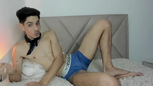 fabrizzio Monti online show from October 16, 2025, 9:54 am