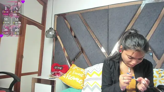 KimiAnal online show from October 11, 2025, 12:58 pm