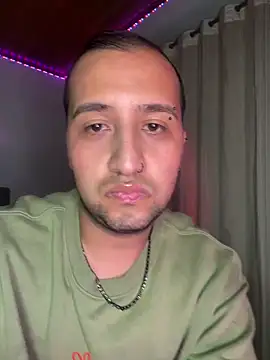 Snapshot of naugthydominic chatting on October 10, 2025, 4:22 am naugthydominic online show from October 10, 2025, 4:22 am