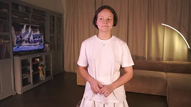 VeliaRogoff online show from October 20, 2025, 1:33 pm