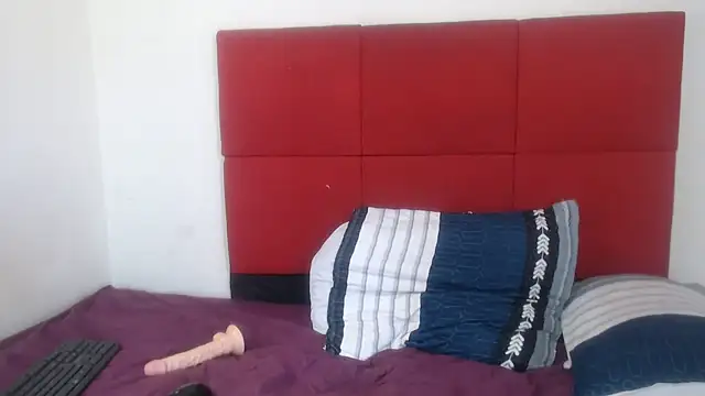 Snapshot of ZuriVixen chatting on November 21, 2025, 8:02 am ZuriVixen online show from November 21, 2025, 8:02 am