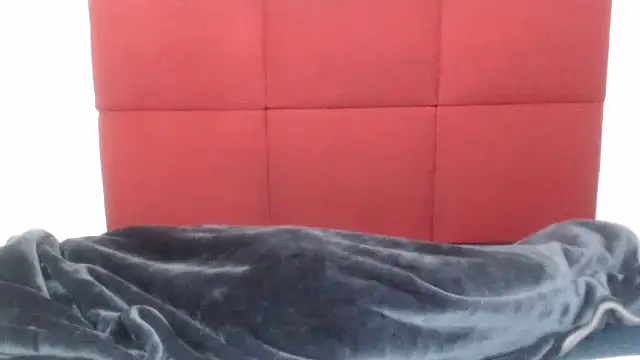 Snapshot of ZuriVixen chatting on November 25, 2025, 3:17 am ZuriVixen online show from November 25, 2025, 3:17 am