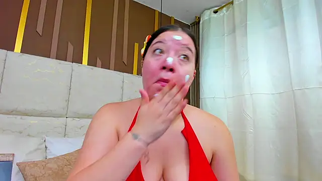 AmbarGills online show from April 15, 2026, 1:18 pm