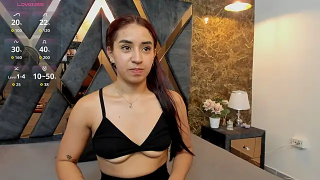 Vittoria Conti  online show from April 8, 2026, 5:24 pm