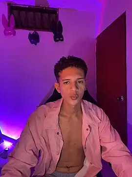 tylernova online show from October 21, 2025, 3:40 am