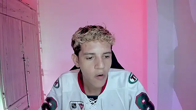 tylernova online show from February 6, 2026, 3:44 am