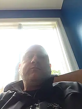 akstr8 online show from March 28, 2026, 4:28 pm