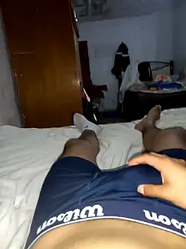 Latinokev online show from November 18, 2025, 7:40 pm