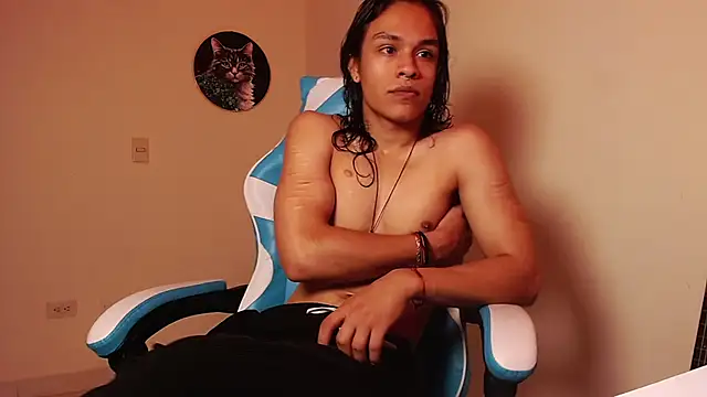 Snapshot of tom_1945 chatting on October 24, 2025, 9:22 pm tom 1945 online show from October 24, 2025, 9:22 pm