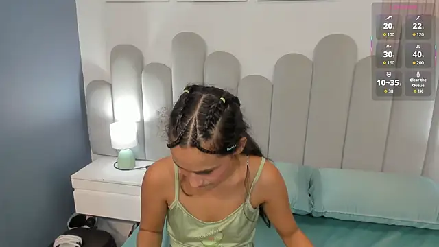 luly dreams online show from May 17, 2026, 4:32 am
