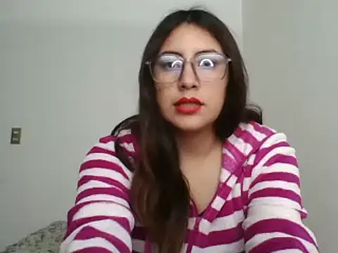 Snapshot of Mar_00c chatting on October 15, 2025, 3:23 pm Mar 00c online show from October 15, 2025, 3:23 pm