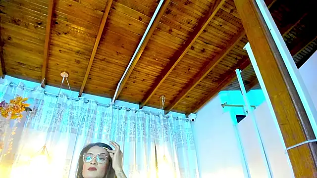 ZAMMIRA online show from October 14, 2025, 3:51 am