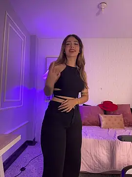 HoneyMollyX online show from January 7, 2026, 1:13 pm