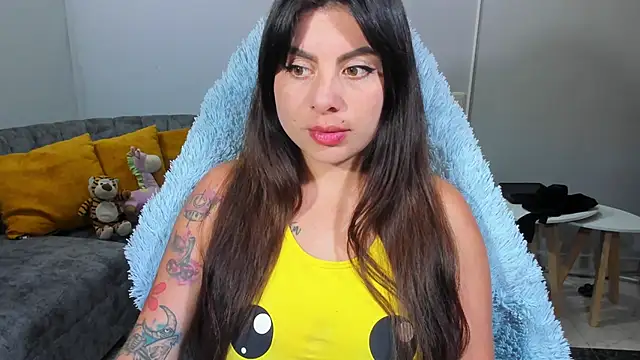 Angel a- online show from November 18, 2025, 9:08 pm