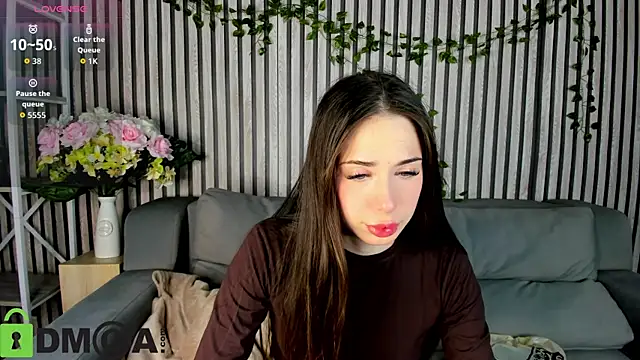 Lana Stones online show from November 8, 2025, 12:11 am