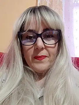 Amelialove42 online show from November 4, 2025, 8:02 am