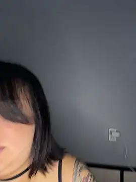 SwittieKendra online show from November 10, 2025, 7:18 am