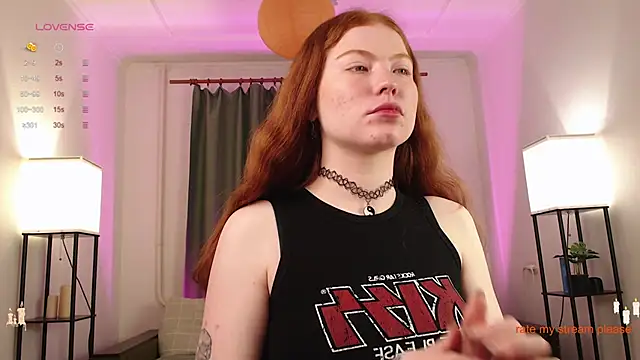 Snapshot of GingerCute chatting on November 2, 2025, 3:58 pm GingerCute online show from November 2, 2025, 3:58 pm