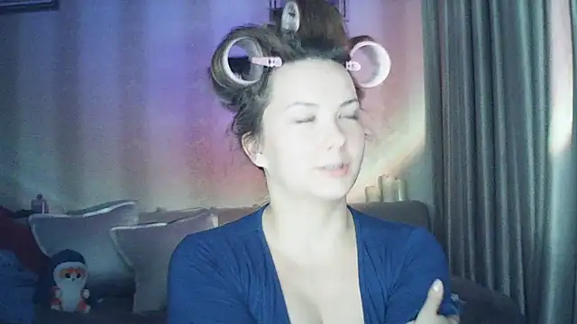 MoodieMira online show from February 16, 2026, 3:19 pm