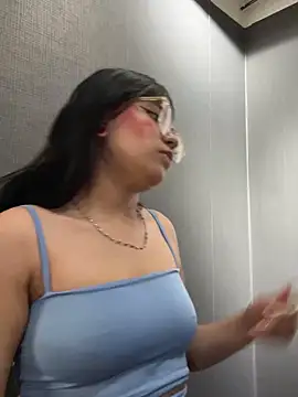 Snapshot of angie_rousse_ chatting on November 8, 2025, 1:22 pm angie rousse online show from November 8, 2025, 1:22 pm