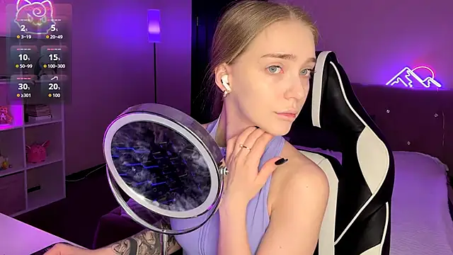 EvaPeace online show from April 18, 2026, 1:04 pm