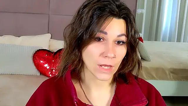 EdenSolis online show from February 2, 2026, 7:07 am