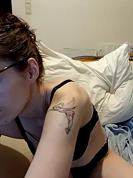 Snapshot of labellerose chatting on January 18, 2026, 6:01 pm labellerose online show from January 18, 2026, 6:01 pm