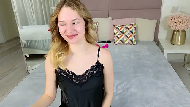 IndieMoon online show from February 15, 2026, 6:04 pm