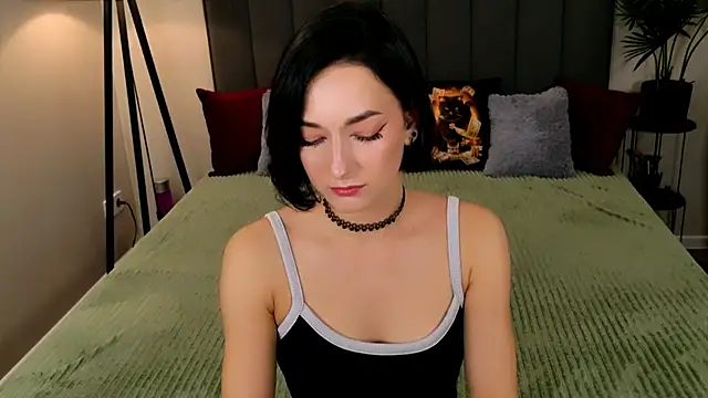 BaileeLynn online show from July 28, 2026, 1:21 pm