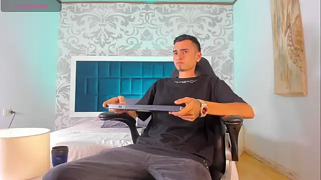 Snapshot of Ethan_Boy_ chatting on October 12, 2025, 7:46 pm Ethan Boy online show from October 12, 2025, 7:46 pm