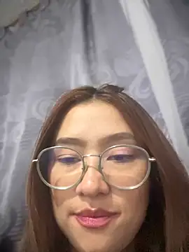 Lexxa peach online show from October 17, 2025, 5:10 am