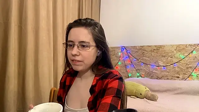 Snapshot of OrdinaIPit chatting on November 12, 2025, 8:19 pm OrdinaIPit online show from November 12, 2025, 8:19 pm