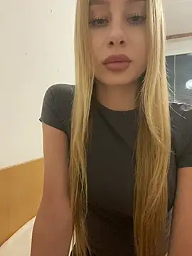 RemyStyles online show from March 18, 2026, 10:13 pm