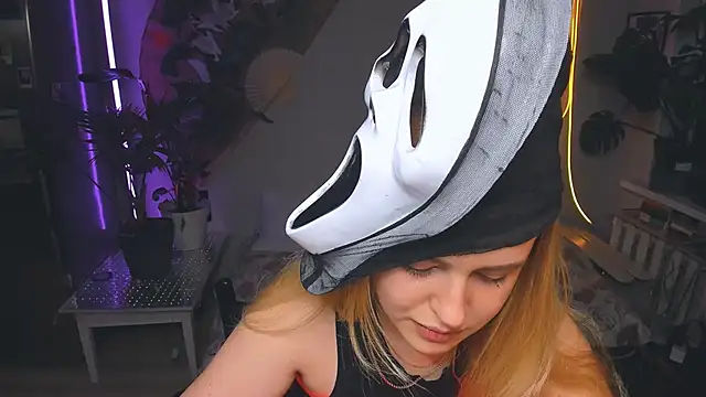 Alexa  Pirs online show from October 17, 2025, 3:47 pm