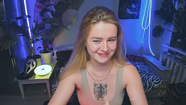 Alexa  Pirs online show from October 25, 2025, 5:51 pm