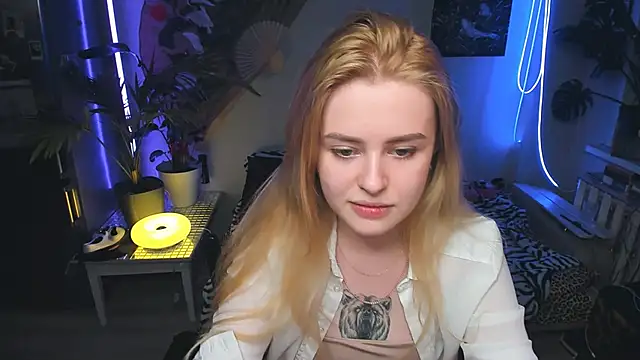 Alexa  Pirs online show from November 7, 2025, 2:50 pm