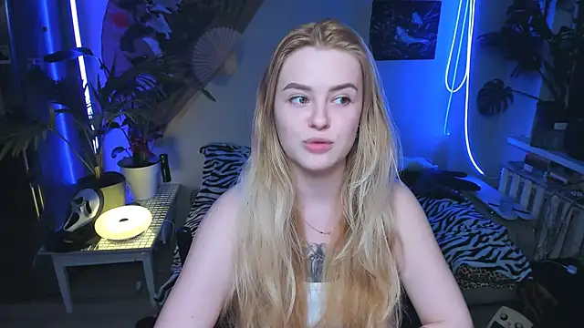 Alexa  Pirs online show from November 9, 2025, 3:10 pm