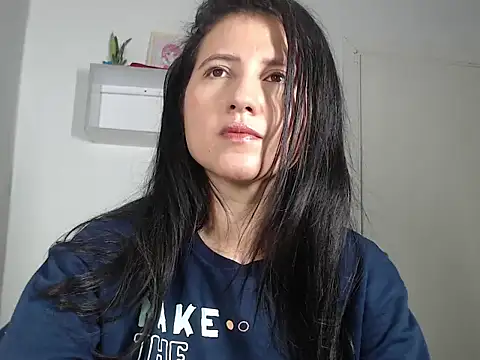 Snapshot of Renata_Rivas chatting on November 12, 2025, 5:19 am Renata Rivas online show from November 12, 2025, 5:19 am