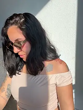 Snapshot of Lolathebaddie chatting on October 15, 2025, 3:34 pm Lolathebaddie online show from October 15, 2025, 3:34 pm