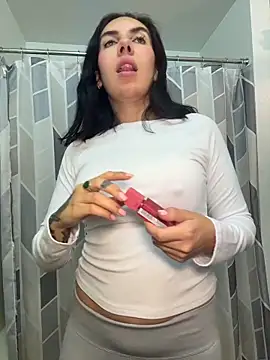 Snapshot of Lolathebaddie chatting on November 11, 2025, 4:51 pm Lolathebaddie online show from November 11, 2025, 4:51 pm