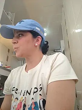 Snapshot of disneey2888 chatting on October 25, 2025, 8:14 pm disneey2888 online show from October 25, 2025, 8:14 pm