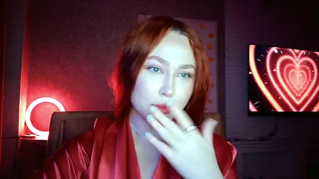 LolaMint  online show from November 8, 2025, 12:27 pm