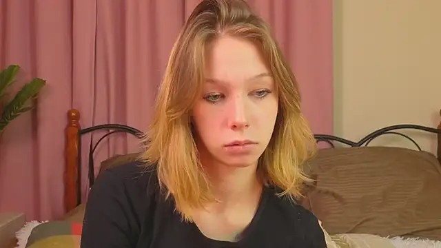 LilyVoise online show from October 23, 2025, 11:53 am