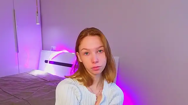 LilyVoise online show from November 12, 2025, 12:27 pm