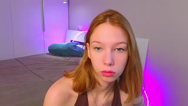 LilyVoise online show from November 13, 2025, 11:53 am